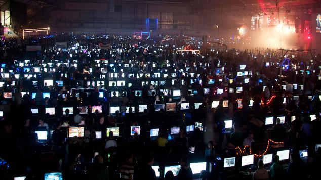 FlyingLAN i Vikersundhallen