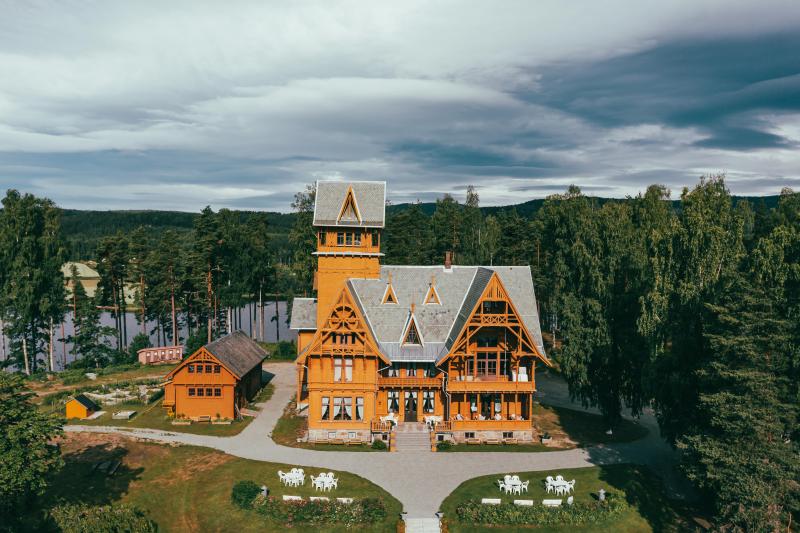 Loppemarked på Villa Fridheim.