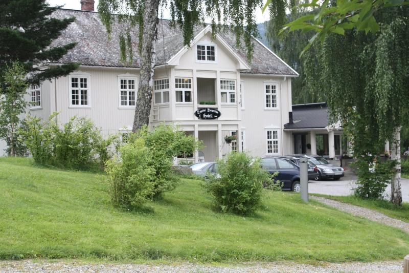 Renholder - Eggedal Borgerstue